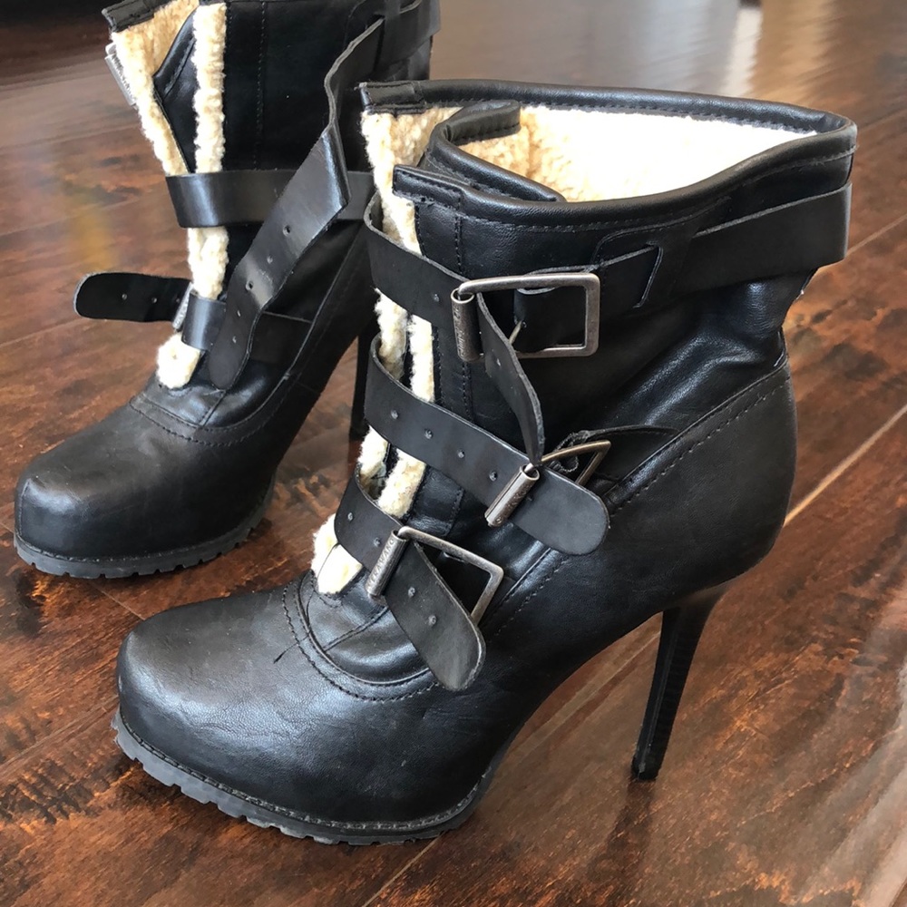 Vera Wang heel
